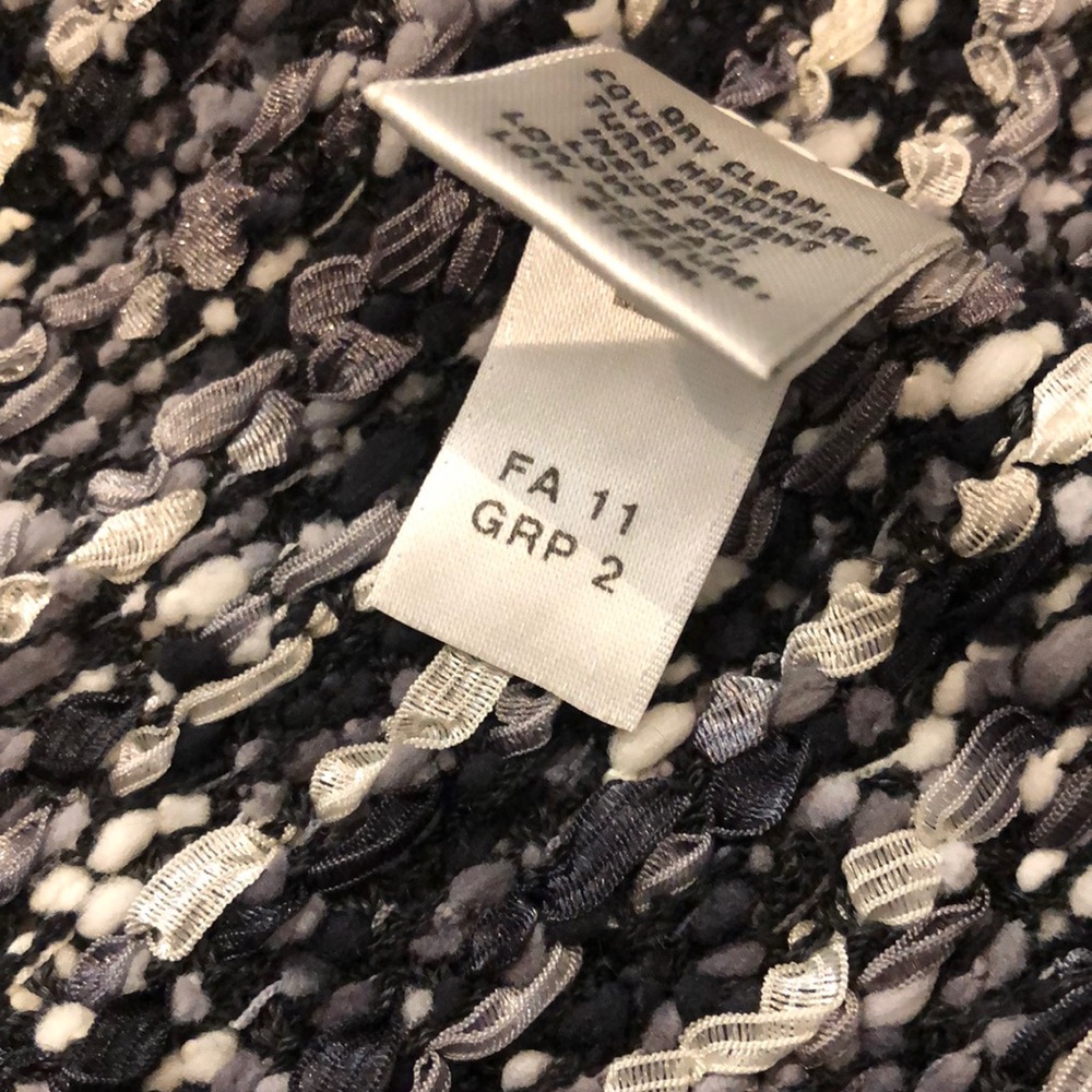 St. John Fringed Boucle Knit Tweed Blazer - Picture 5 of 7